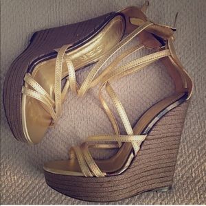 Burberry Metallic wedge
